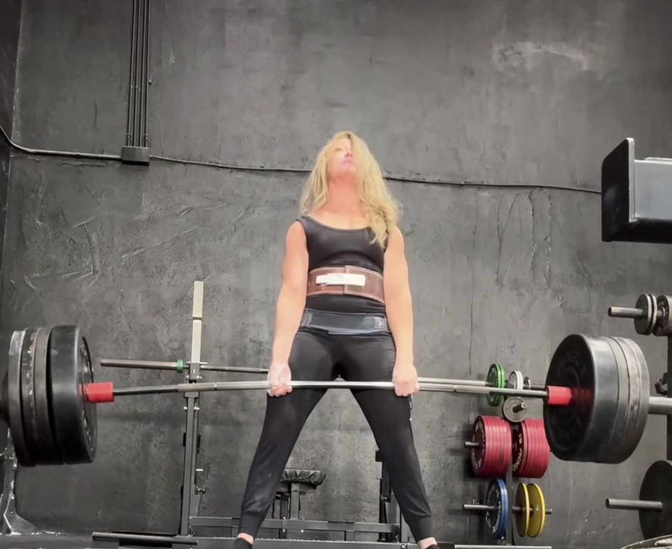 Sarah Myer 500lb deadlift 2x ATWR holder